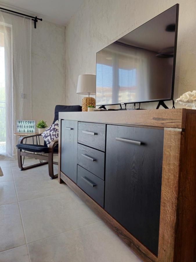 Rea - Modern & Stylish *