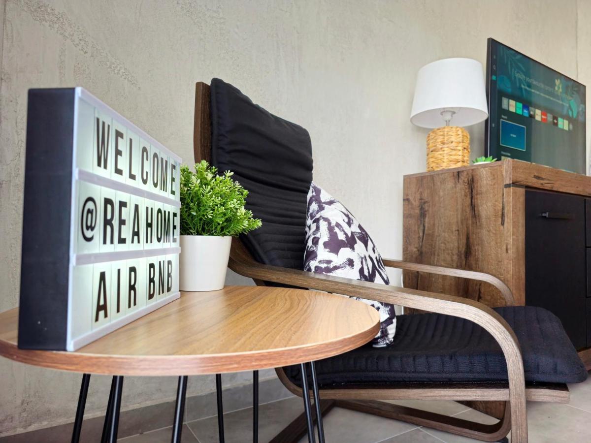 Rea - Modern & Stylish *