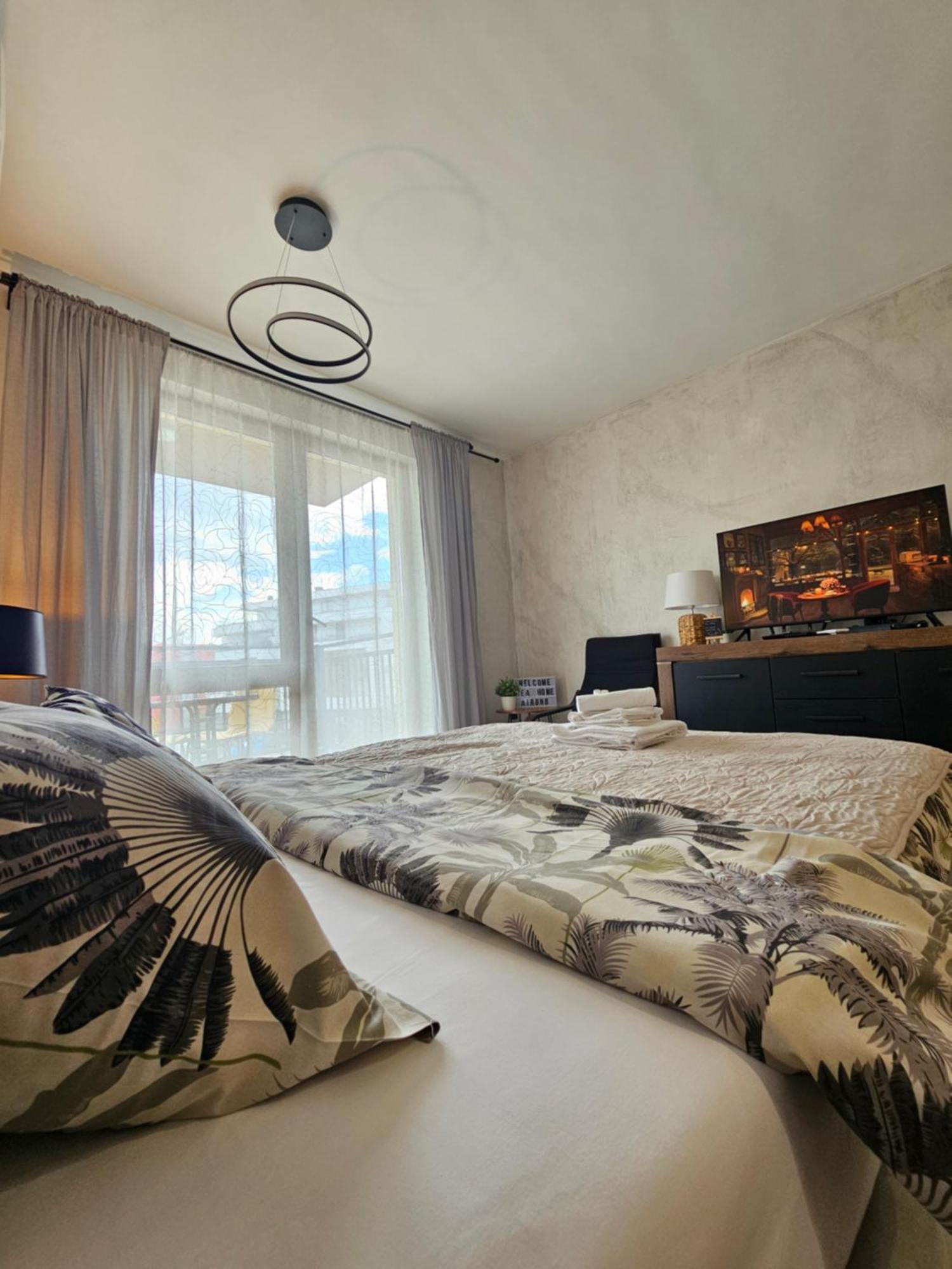 Rea - Modern & Stylish Apartment
